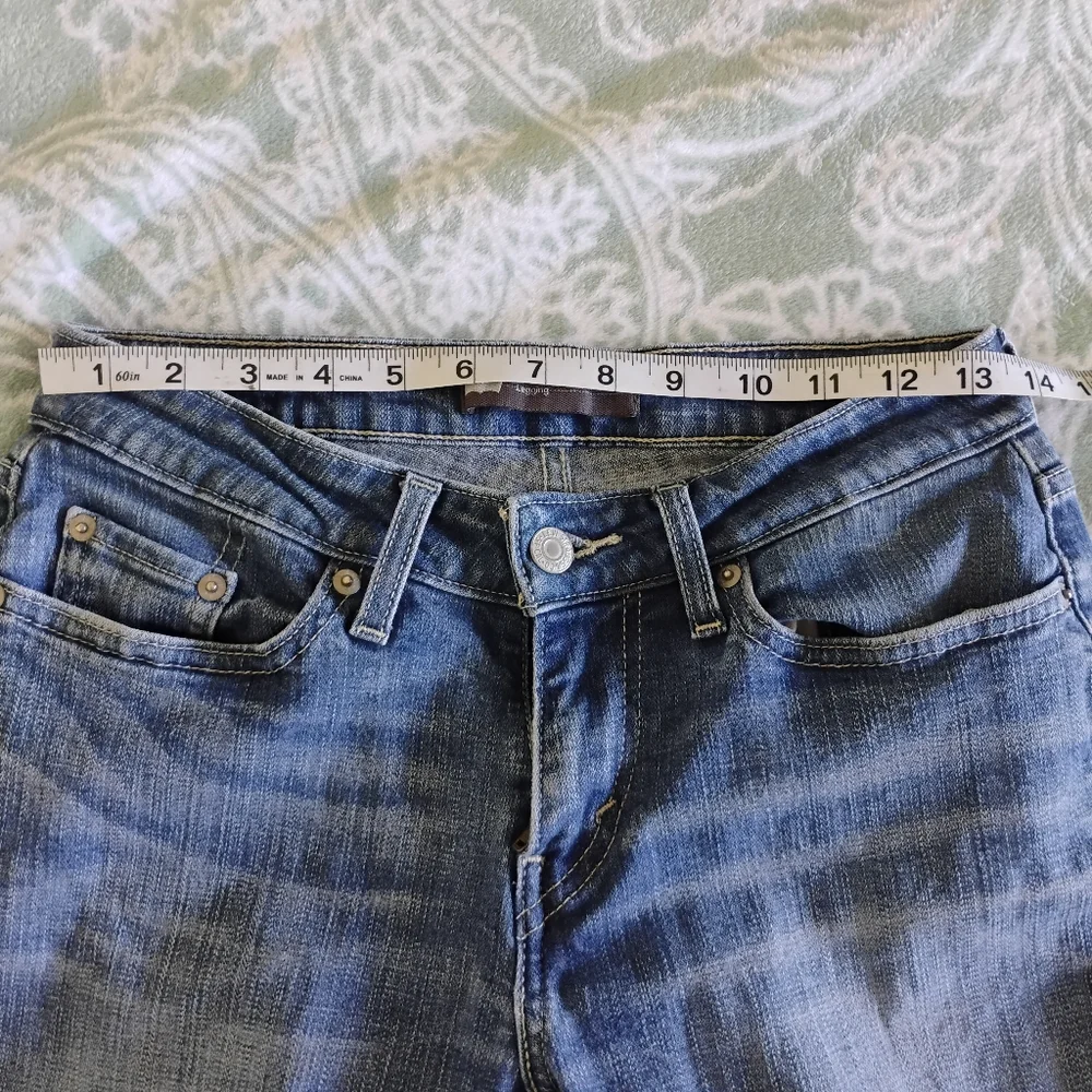 Levi's Blue Denim Women's Jeans - Picture 3 of 4